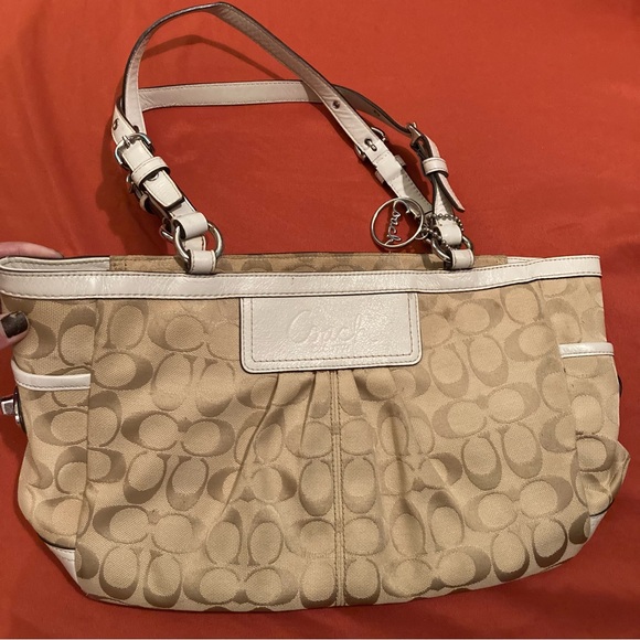 Vintage Coach Signature Logo Shoulder Bag - Picture 2 of 15